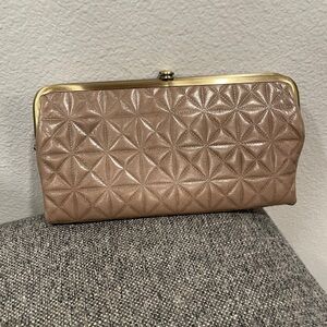 HOBO Lauren clutch- taupe brown quilted patterned wallet cardholder, kiss clasp